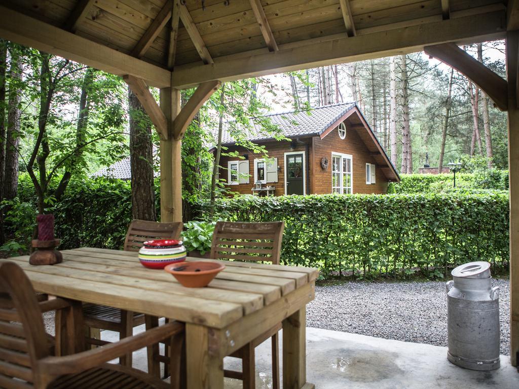 Villa Luxurious Chalet In Oud Turnhout With Large Garden Oud-Turnhout Exterior foto